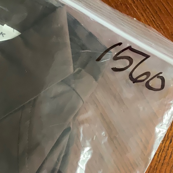 TRINA Turk blouse puff 3/4 sleeve button down top curved hemline women’s sz M - Picture 9 of 10